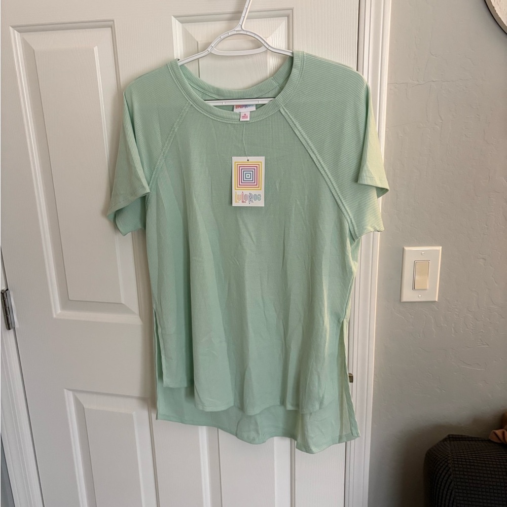LuLaRoe Green Asymmetrical Short Sleeve T-Shirt